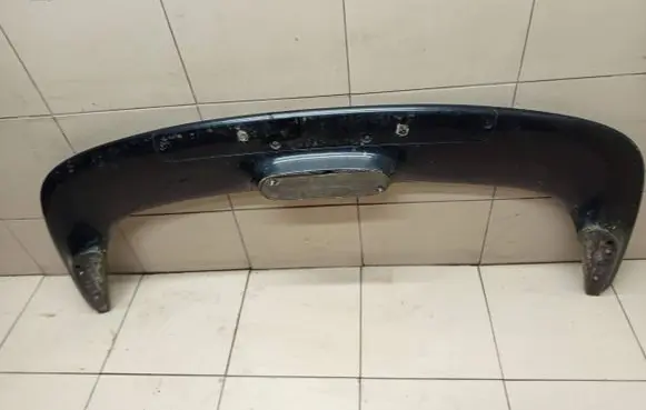 Tailgate/trunk spoiler
