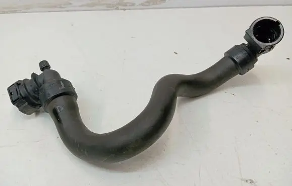 Peugeot 3008 II Engine coolant pipe/hose 9673457180