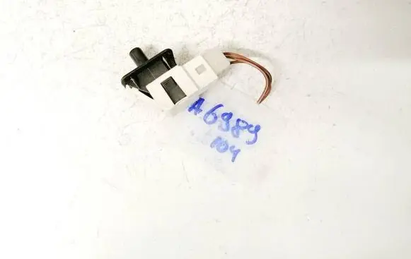 Mercedes-Benz E W210 Front door sensor 2028209410 30011501