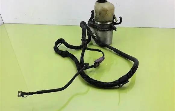 Opel Zafira A Power steering pump 