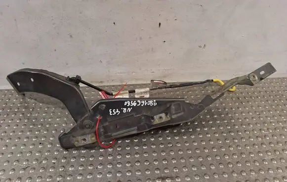 Citroen C4 II Picasso Fender mounting bracket S25062453 9801669580