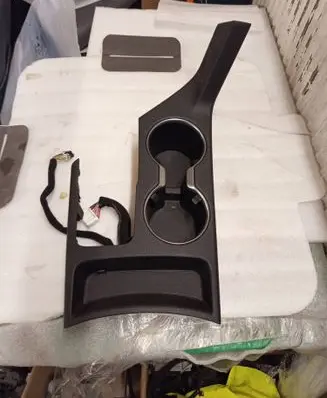 KIA Sportage Cup holder front 84651F1001