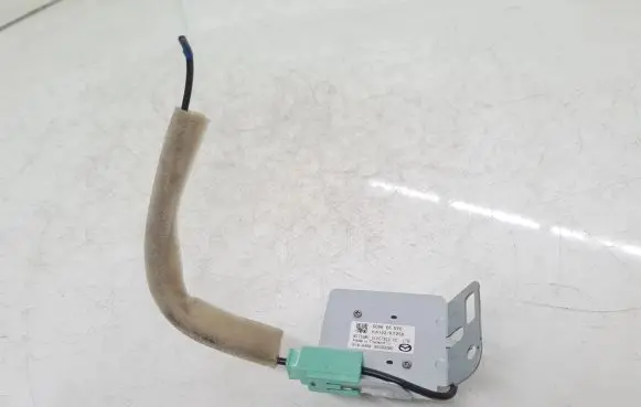 Mazda CX-3 Aerial antenna amplifier D09H66DY0