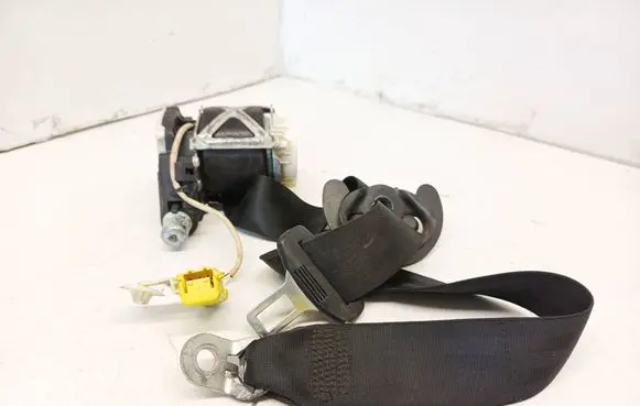 Volkswagen PASSAT B6 Front seatbelt 34032207A WX0WY349 200207143