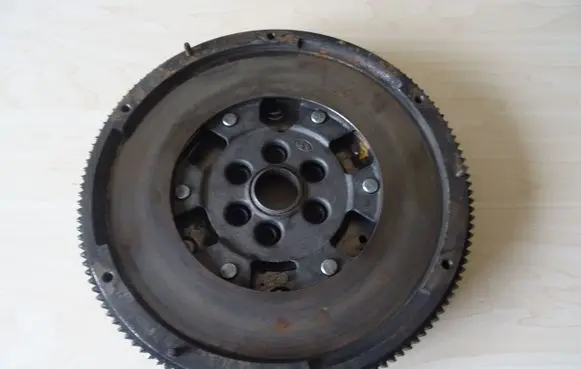 Volkswagen PASSAT B6 Dual mass flywheel 03G105266AF