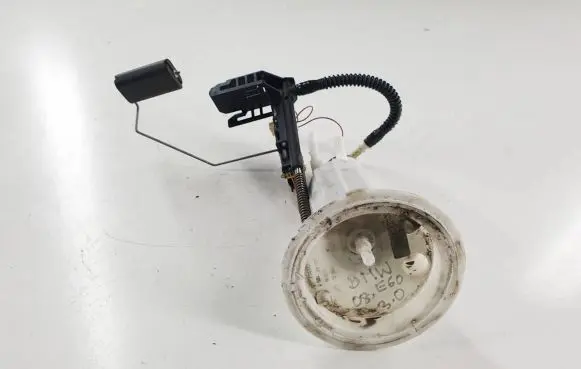 BMW 5 E60 E61 Fuel level sensor 7170856 883071 058030F007