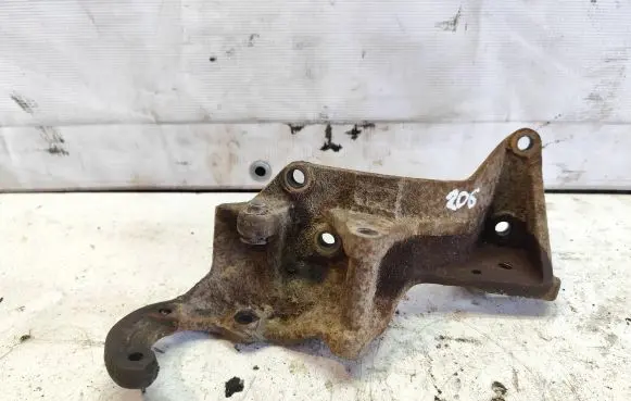 Ford Sierra Engine mounting bracket 88wb10k019ab