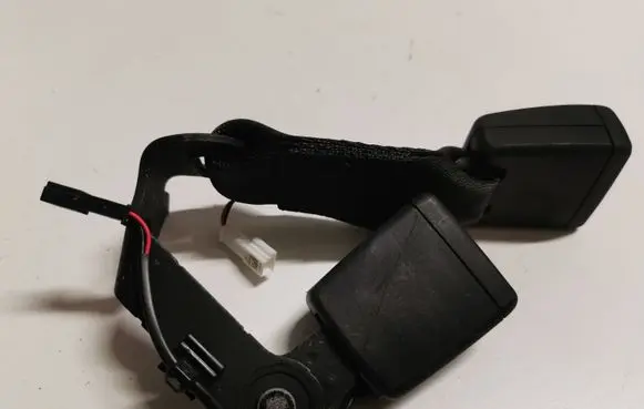 BMW 3 G20 G21 Middle seatbelt buckle (rear) 7442030