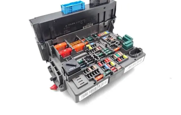 BMW 1 E81 E87 Fuse module 9187534 6135918753401 9119444