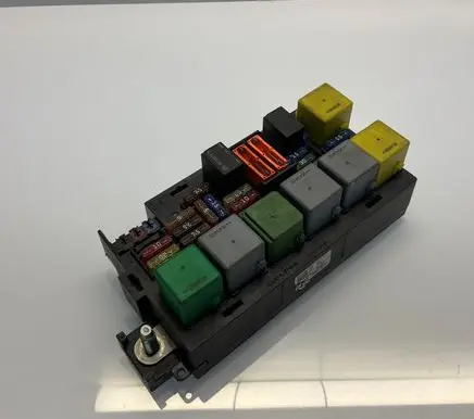 Mercedes-Benz ML AMG W164 Fuse module A1645400072 15444546 5072426