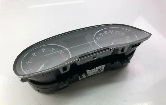 Skoda Fabia Mk3 (NJ) Speedometer (instrument cluster) 6V0920740 G1225