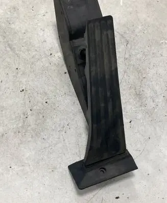 BMW 7 E65 E66 Accelerator throttle pedal 6766930 25916010 100105