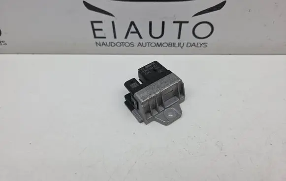 BMW 4 F36 Gran coupe Glow plug pre-heat relay 0281003207 8473750 10213526