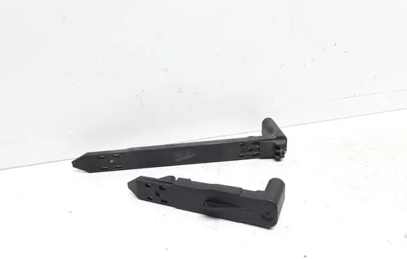 Volvo XC60 Headlight/headlamp mounting bracket 30763155 30763154