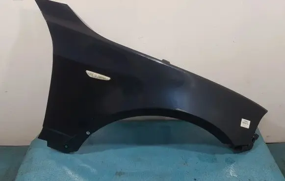 BMW X3 E83 Fender