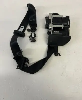 Volvo XC60 Front seatbelt 636198800D P31675240 1P637753100B