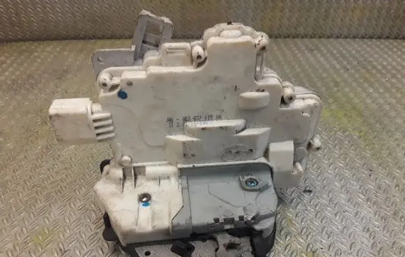 Audi A4 S4 B7 8E 8H Coupe door lock (next to the handle) 8E2837015AA