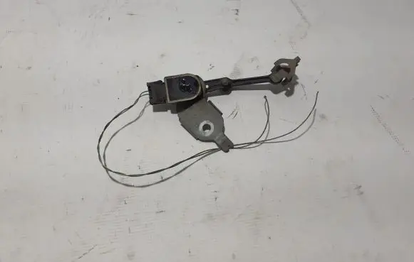 Mercedes-Benz GLC C253 Air suspension front height level sensor A2139053402