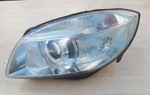 Skoda Fabia Mk2 (5J) Headlight/headlamp 5J1941015A