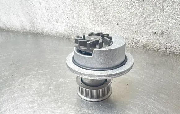 Opel Corsa C Water pump 290118
