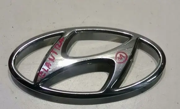 Hyundai Elantra VI Manufacturers badge/model letters 