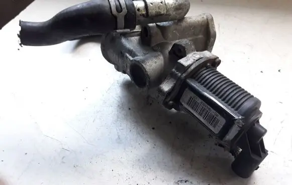 Opel Astra H EGR valve B106070246C