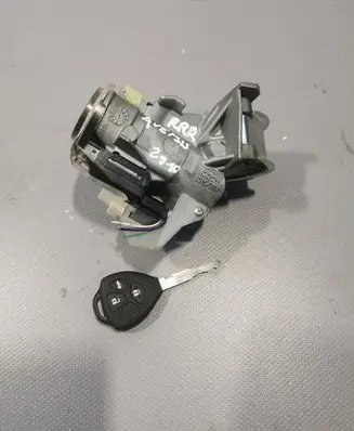 Toyota Avensis T270 Ignition lock 898730F010