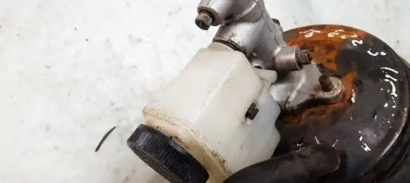 Master brake cylinder