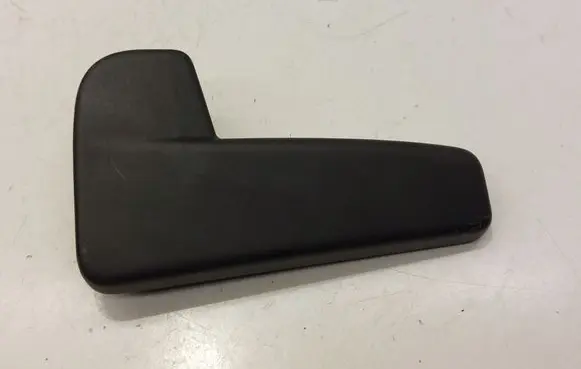 Volkswagen PASSAT B8 Engine bonnet (hood) release handle 6R1823533