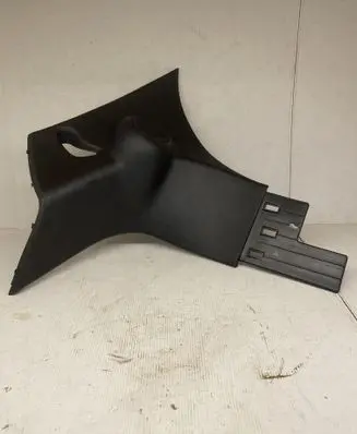 Dodge Durango III (D)pillar trim (top) 1G068DX9AD