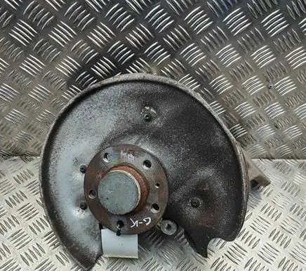 Rear wheel hub
