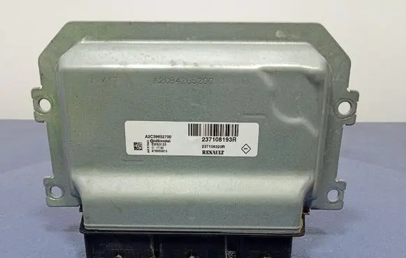 Dacia Duster Engine control unit/module ECU 237108193R