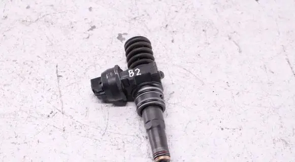 Volkswagen Caddy Fuel injector 038130073BN 0414720313