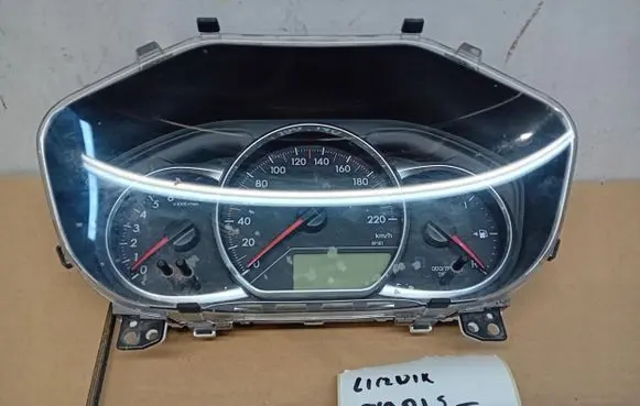 Toyota Yaris Speedometer (instrument cluster) 83800-0U270