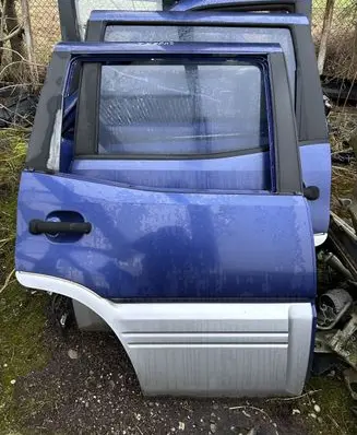 Nissan Terrano Rear door