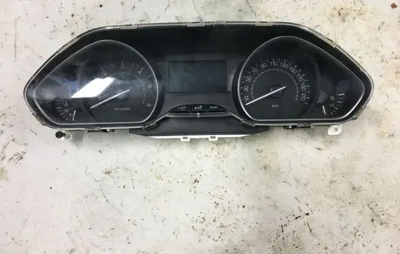 Peugeot 208 Speedometer (instrument cluster) 9813848980