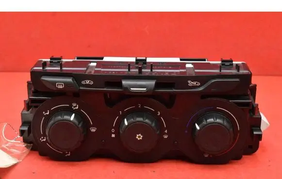 Peugeot 301 Climate control unit 9807081177