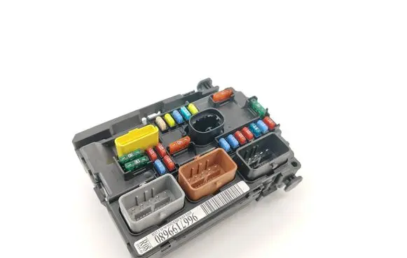 Citroen C4 Grand Picasso Fuse module 9667199680