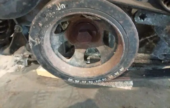 Mercedes-Benz C W203 Crankshaft pulley