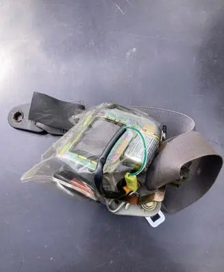 Mazda 323 F Front seatbelt 566310901 09784S 12L000