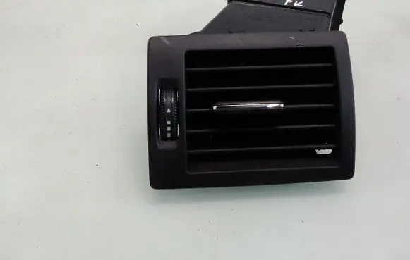 Mercedes-Benz B W245 Dashboard side air vent grill/cover trim 1698300154