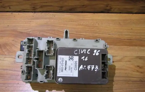 Honda Civic Fuse box set 38600st3g010 c0695