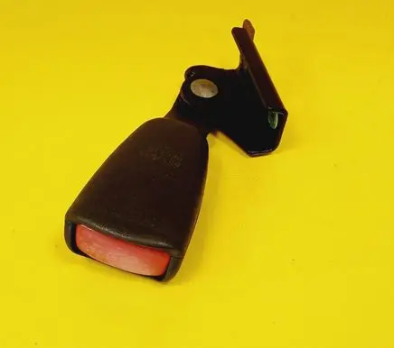 Volvo C70 Rear seatbelt buckle 8600635