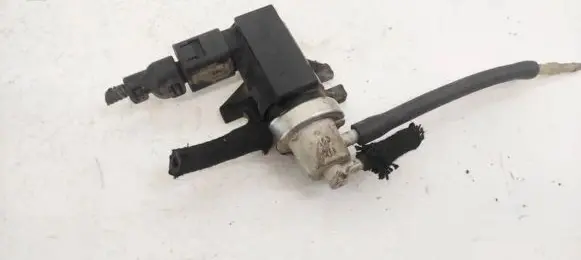 Volkswagen Golf IV Turbo solenoid valve 72290325 1j0906627a