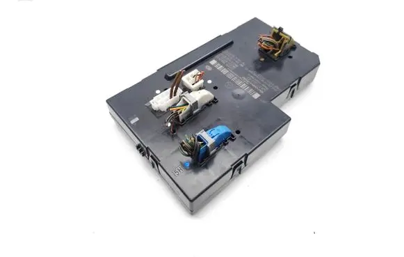 Mercedes-Benz C W204 Central body control module 2049065402 2049012402 2129020207