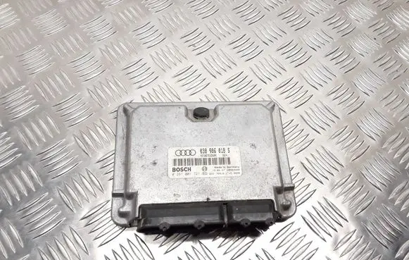 Volkswagen PASSAT B5.5 Engine control unit/module 038906018S 0281001721
