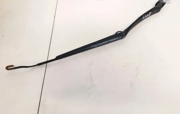 Toyota RAV 4 (XA30) Front wiper blade arm