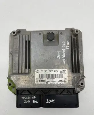 Opel Insignia A Engine control unit/module 55577674 55575350 0281017452