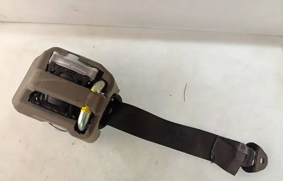 Rear seatbelt