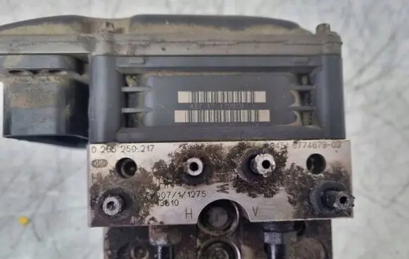 BMW 5 E60 E61 ABS Pump 0265960327